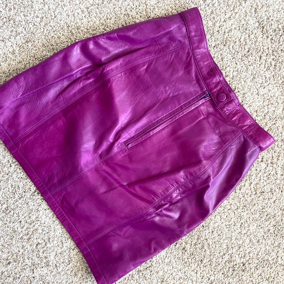 Electric Purple Leather Skirt - Vintage size 8 - Picture 8 of 9